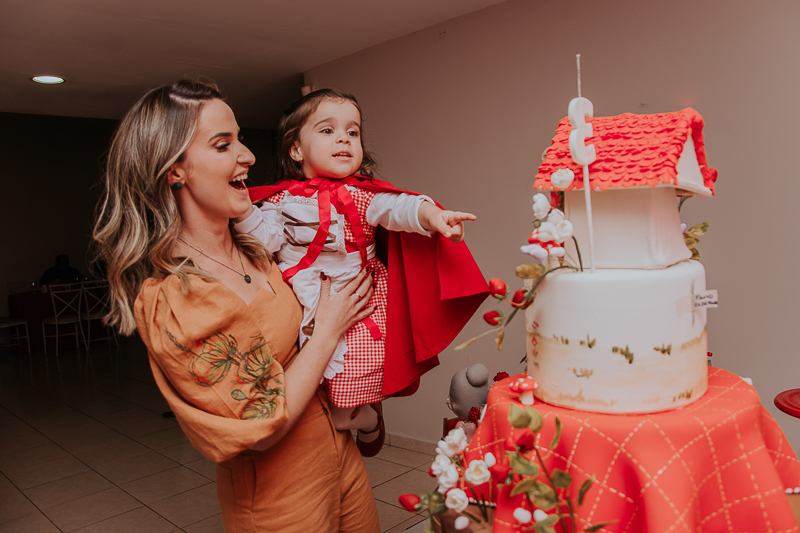 franciele duailibi photography; fotografo de festa infantil campo grande; campo grande; decoração de festa; buffet infantil campo grande; fotografa de criança; fotos de aniversario; fotografo de festa cg; festa chapeuzinho vermelho decoração