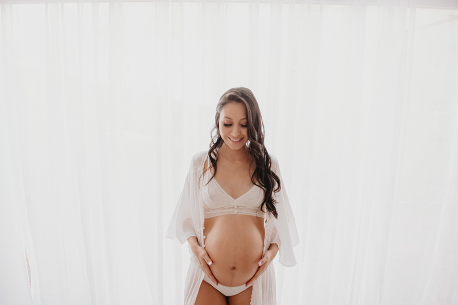 ensaio de gestante; fotos de gravida estudio ; estudio de fotos em campo grande; fotos fran duailibi; fotografa campo grande; fotografo de gestante; ensaio gravida; ensaio criativo gestante; fotos de gravida; gestante nu; maternidade candido mariano