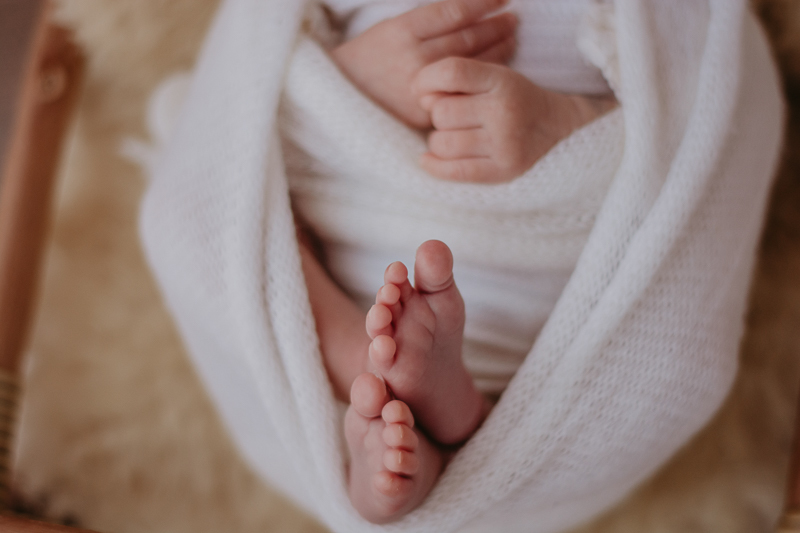 sessao newborn; newborn; campo grande; fotos fran duailibi; mae de menina; pai de menina; newborn girl; mudo rosa; ensaio newborn; fotos de recem nascido campo grande; fotografo em campo grande; fotos de bebe; bebe com mamae; bebe com familia