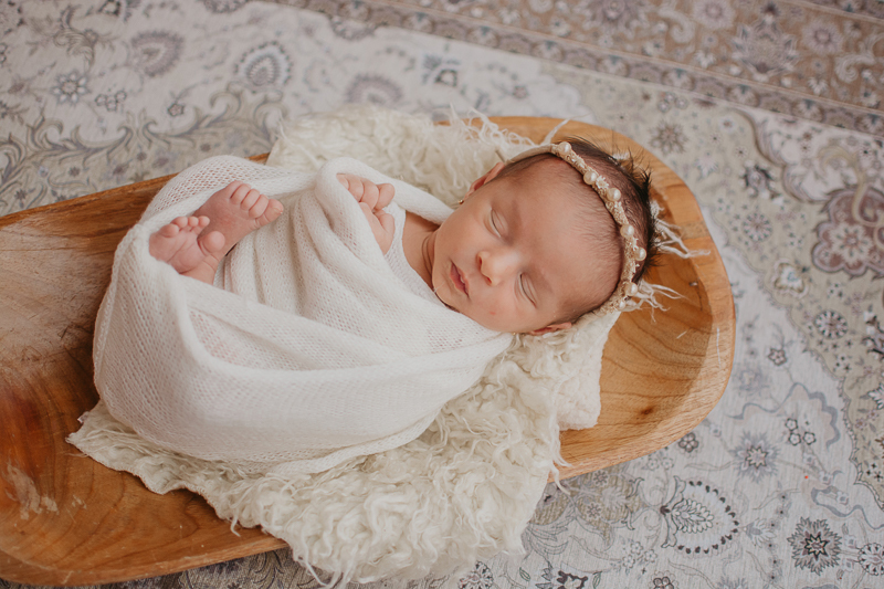 sessao newborn; newborn; campo grande; fotos fran duailibi; mae de menina; pai de menina; newborn girl; mudo rosa; ensaio newborn; fotos de recem nascido campo grande; fotografo em campo grande; fotos de bebe; bebe com mamae; bebe com familia