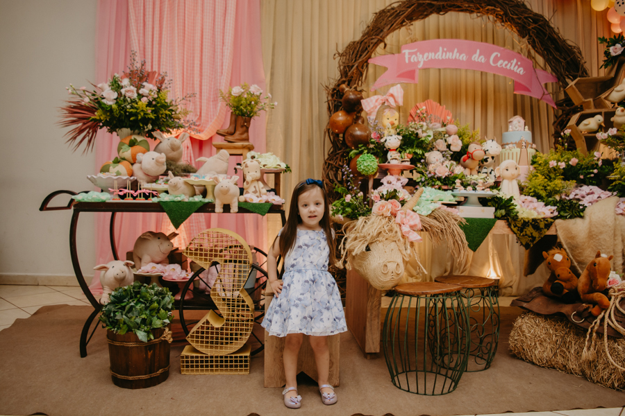 franciele duailibi photography; fotografia de festa infantil; festa infantil campo grande; campo grande; fotografia; decoração fazendinha ; buffet infantil campo grande; fotografa de criança; fotos de aniversario; buffet infantil galize aventura