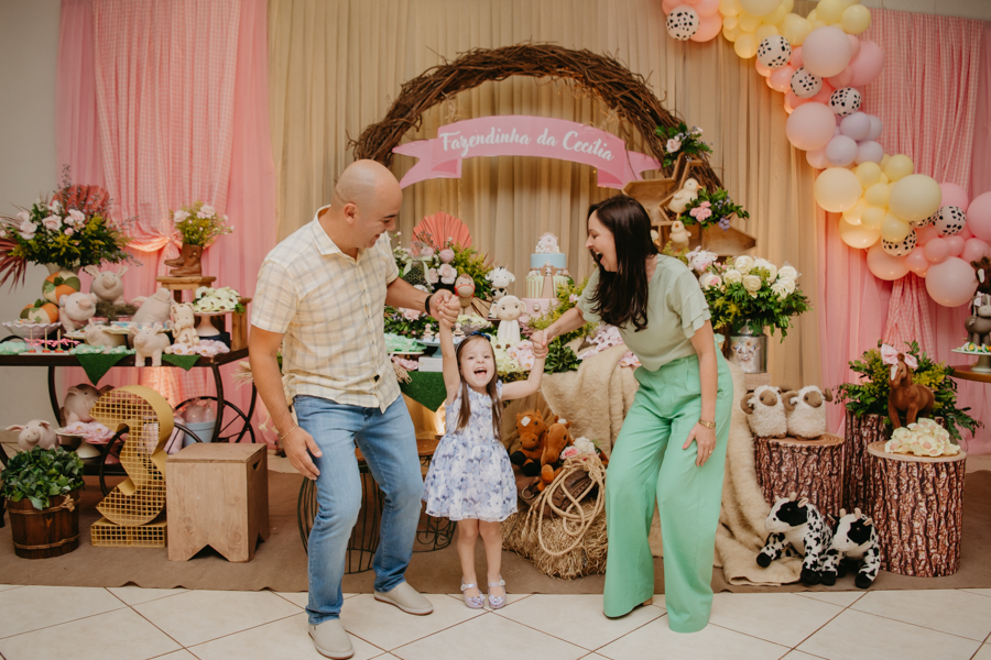 franciele duailibi photography; fotografia de festa infantil; festa infantil campo grande; campo grande; fotografia; decoração fazendinha ; buffet infantil campo grande; fotografa de criança; fotos de aniversario; buffet infantil galize aventura