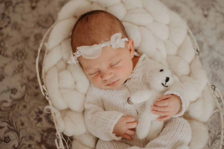 sessao newborn; newborn; campo grande; fotos fran duailibi; mae de menina; pai de menina; newborn girl; mudo rosa; ensaio newborn; fotos de recem nascido campo grande; fotografo em campo grande; fotos de bebe; bebe com mamae; bebe com familia