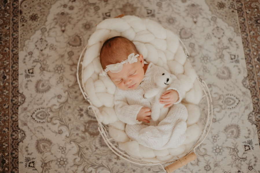 sessao newborn; newborn; campo grande; fotos fran duailibi; mae de menina; pai de menina; newborn girl; mudo rosa; ensaio newborn; fotos de recem nascido campo grande; fotografo em campo grande; fotos de bebe; bebe com mamae; bebe com familia