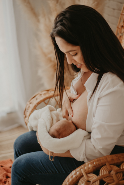 sessao newborn; newborn; campo grande; fotos fran duailibi; mae de menina; pai de menina; newborn girl; mudo rosa; ensaio newborn; fotos de recem nascido campo grande; fotografo em campo grande; fotos de bebe; bebe com mamae; bebe com familia