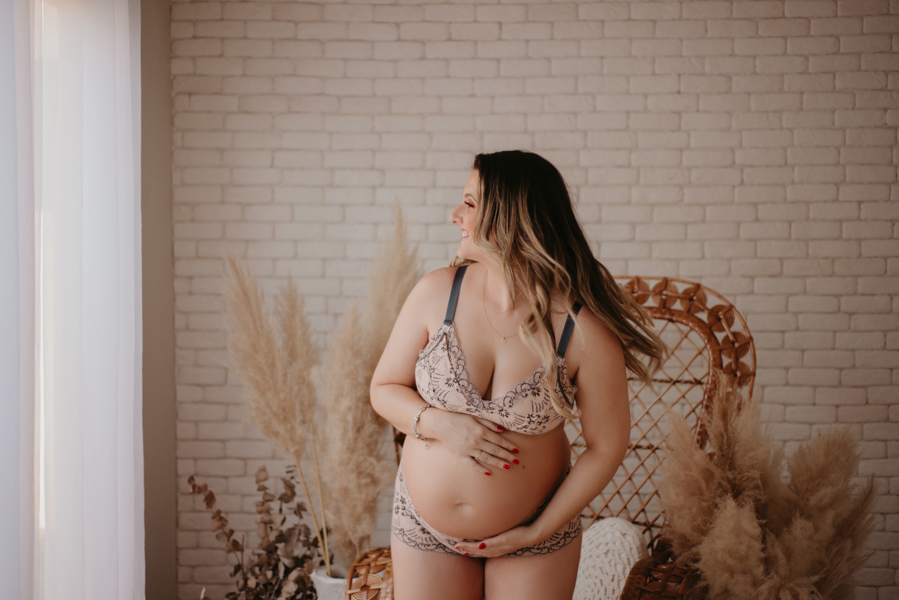 ensaio de gestante; fotos de gravida estudio ; estudio de fotos em campo grande; fotos fran duailibi; fotografa campo grande; fotografo de gestante; ensaio gravida; ensaio criativo gestante; fotos de gravida; gestante nu; maternidade candido mariano