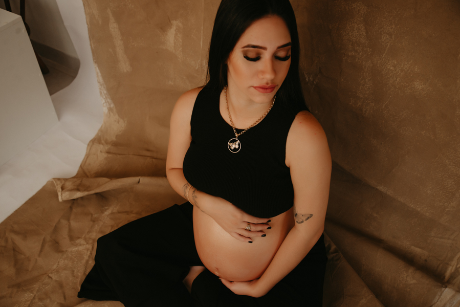 ensaio de gestante; fotos de gravida estudio ; estudio de fotos em campo grande; fotos fran duailibi; fotografa campo grande; fotografo de gestante; ensaio gravida; ensaio criativo gestante; fotos de gravida; gestante nu; maternidade candido mariano