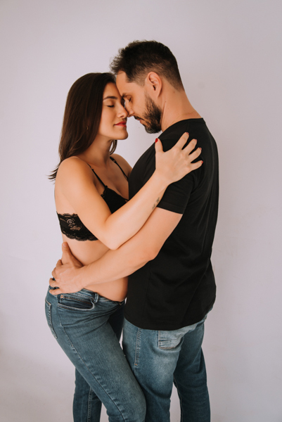 ensaio de gestante; fotos de gravida estudio ; estudio de fotos em campo grande; fotos fran duailibi; fotografa campo grande; fotografo de gestante; ensaio gravida; ensaio criativo gestante; fotos de gravida; gestante nu; maternidade candido mariano