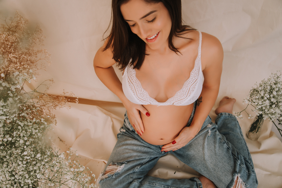 ensaio de gestante; fotos de gravida estudio ; estudio de fotos em campo grande; fotos fran duailibi; fotografa campo grande; fotografo de gestante; ensaio gravida; ensaio criativo gestante; fotos de gravida; gestante nu; maternidade candido mariano