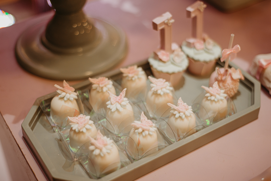 franciele duailibi fotografia; fotografia de festa infantil; festa infantil campo grande; campo grande; fotografia; decoração clean ; buffet infantil campo grande; fotografa de criança; fotos de aniversario; buffet infantil casa da dinda, campo grande 