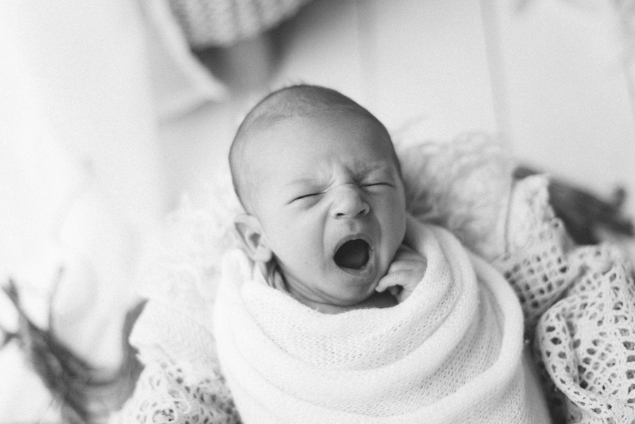 sessao newborn; newborn; campo grande; fotos fran duailibi; mae de menina; mae de menino; pai de menina; pai de menino newborn; ensaio newborn; fotos de recem nascido campo grande; fotografo em campo grande; fotos de bebe; bebe com mamae; bebe com familia