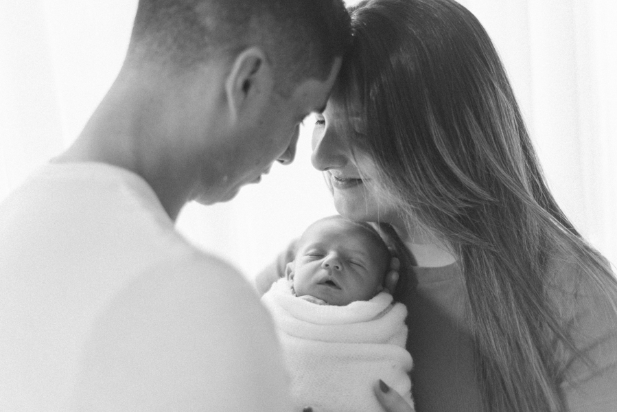 sessao newborn; newborn; campo grande; fotos fran duailibi; mae de menina; mae de menino; pai de menina; pai de menino newborn; ensaio newborn; fotos de recem nascido campo grande; fotografo em campo grande; fotos de bebe; bebe com mamae; bebe com familia