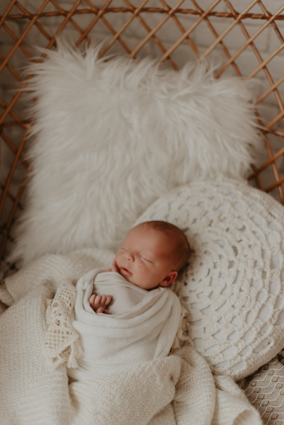 sessao newborn; newborn; campo grande; fotos fran duailibi; mae de menina; mae de menino; pai de menina; pai de menino newborn; ensaio newborn; fotos de recem nascido campo grande; fotografo em campo grande; fotos de bebe; bebe com mamae; bebe com familia