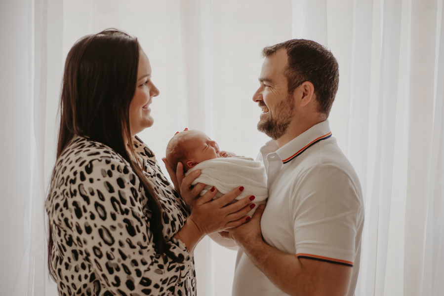 sessao newborn; newborn; campo grande; fotos fran duailibi; mae de menina; mae de menino; pai de menina; pai de menino newborn; ensaio newborn; fotos de recem nascido campo grande; fotografo em campo grande; fotos de bebe; bebe com mamae; bebe com familia