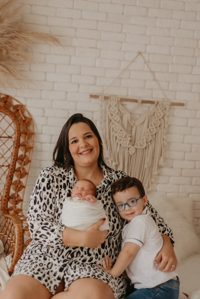 sessao newborn; newborn; campo grande; fotos fran duailibi; mae de menina; mae de menino; pai de menina; pai de menino newborn; ensaio newborn; fotos de recem nascido campo grande; fotografo em campo grande; fotos de bebe; bebe com mamae; bebe com familia