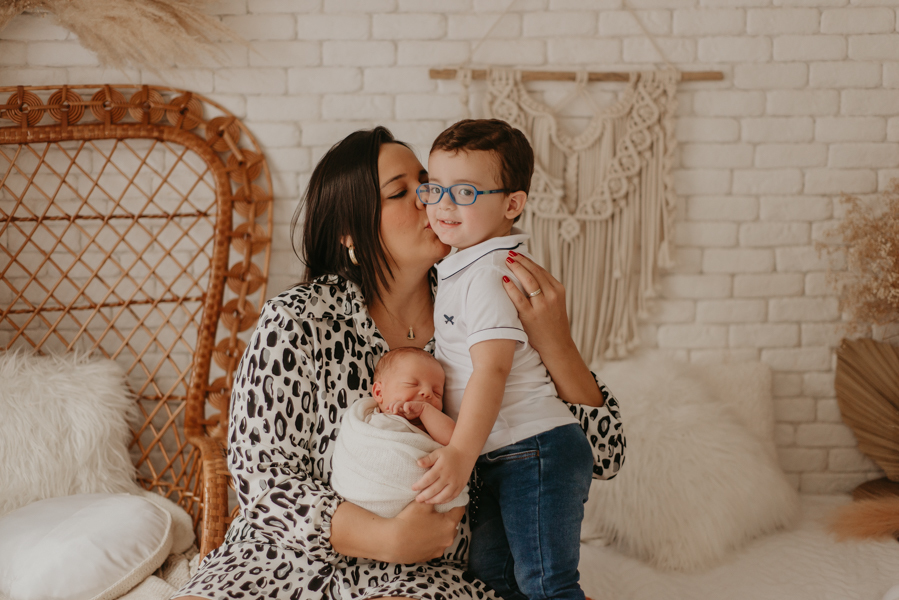 sessao newborn; newborn; campo grande; fotos fran duailibi; mae de menina; mae de menino; pai de menina; pai de menino newborn; ensaio newborn; fotos de recem nascido campo grande; fotografo em campo grande; fotos de bebe; bebe com mamae; bebe com familia