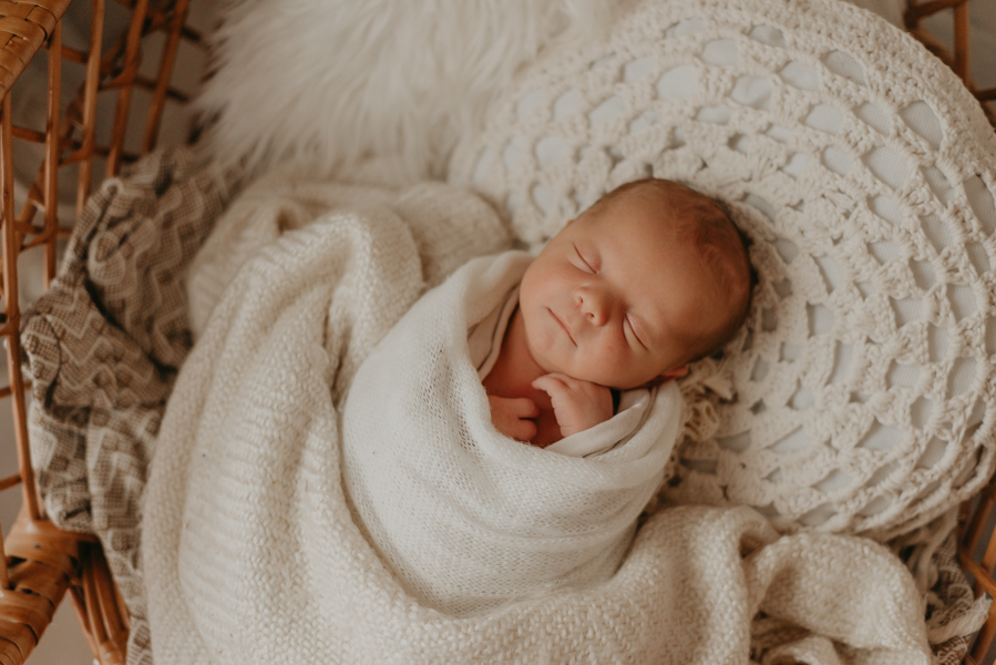 sessao newborn; newborn; campo grande; fotos fran duailibi; mae de menina; mae de menino; pai de menina; pai de menino newborn; ensaio newborn; fotos de recem nascido campo grande; fotografo em campo grande; fotos de bebe; bebe com mamae; bebe com familia