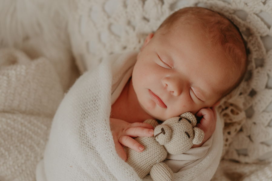 sessao newborn; newborn; campo grande; fotos fran duailibi; mae de menina; mae de menino; pai de menina; pai de menino newborn; ensaio newborn; fotos de recem nascido campo grande; fotografo em campo grande; fotos de bebe; bebe com mamae; bebe com familia