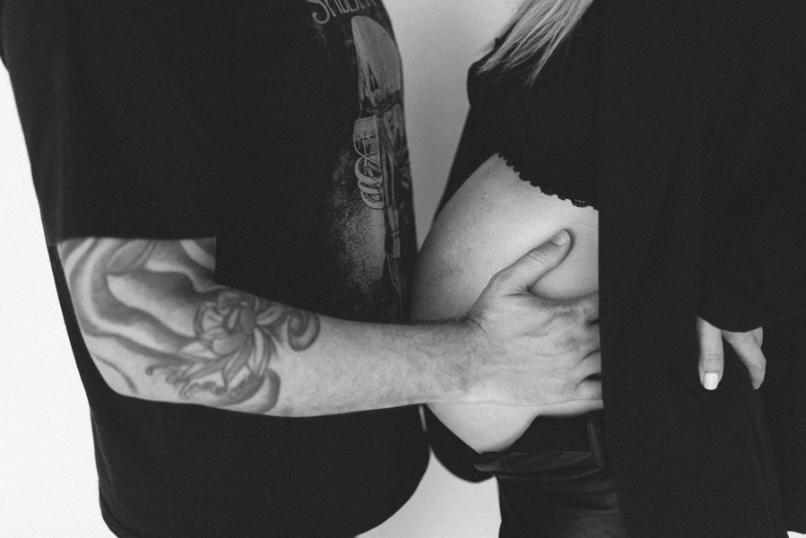 ensaio de gestante; fotos de gravida estudio ; estudio de fotos em campo grande; fotos fran duailibi; fotografa campo grande; fotografo de gestante; ensaio gravida; ensaio criativo gestante; fotos de gravida; gestante com pet; ensaio gravida com cachorro