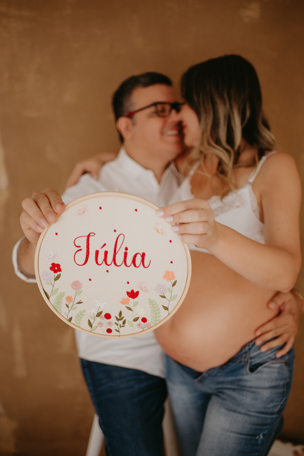 ensaio de gestante; fotos de gravida estudio ; estudio de fotos em campo grande; fotos fran duailibi; fotografa campo grande; fotografo de gestante; ensaio gravida; ensaio criativo gestante; fotos de gravida; gestante com pet; ensaio gravida com cachorro