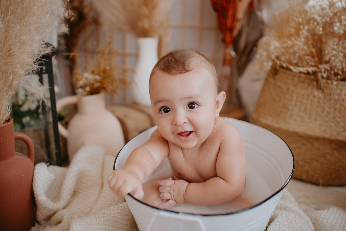 ensaio bebe menina 6 meses no estudio, estilo boho, ensaio melancia



fotos em familia no estudio



ensaio bebe na agua



agua, bebe na bacia



agua banquinha