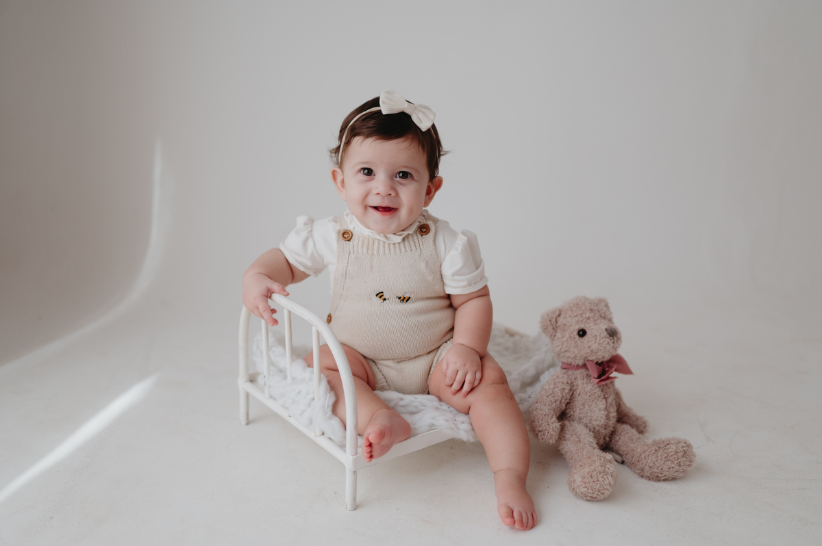 ensaio bebe menina 6 meses no estudio, estilo boho, ensaio pinterest; fotos em familia no estudio; estudio em campo grande; bebe menina; ensaio de criança; franciele duailibi fotografia; ensaio ursinhos