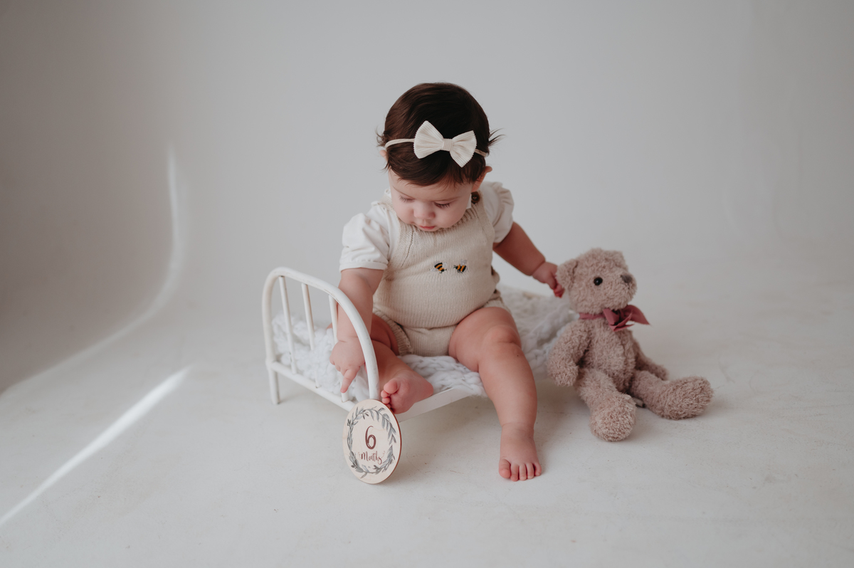 ensaio bebe menina 6 meses no estudio, estilo boho, ensaio pinterest; fotos em familia no estudio; estudio em campo grande; bebe menina; ensaio de criança; franciele duailibi fotografia; ensaio ursinhos