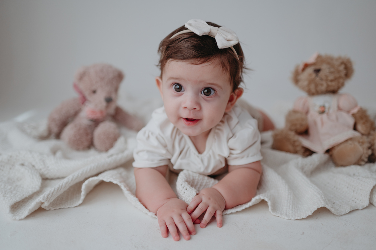 ensaio bebe menina 6 meses no estudio, estilo boho, ensaio pinterest; fotos em familia no estudio; estudio em campo grande; bebe menina; ensaio de criança; franciele duailibi fotografia; ensaio ursinhos