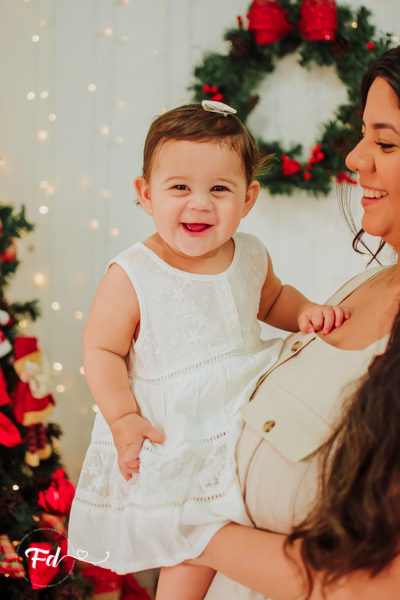 sessao de natal; ensaio de natal; sessão de natal campo grande ; mini sessao; fotos de natal; mini sessao natalina ; campo grande; fotografa em campo grande; sessao no estudio de natal ; franciele duailibi photography; cenario de natal; foto de bebe; 