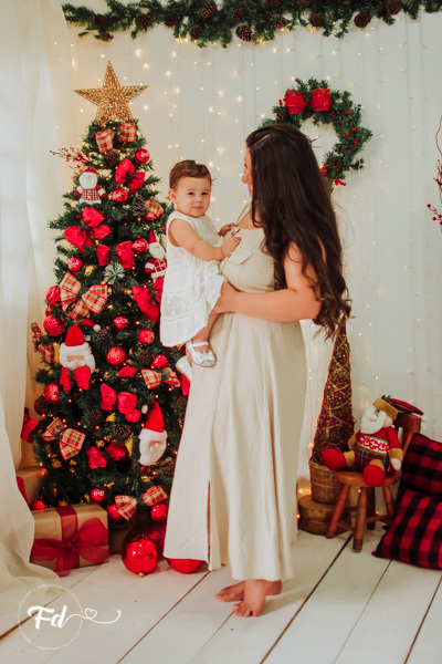 sessao de natal; ensaio de natal; sessão de natal campo grande ; mini sessao; fotos de natal; mini sessao natalina ; campo grande; fotografa em campo grande; sessao no estudio de natal ; franciele duailibi photography; cenario de natal; foto de bebe; 
