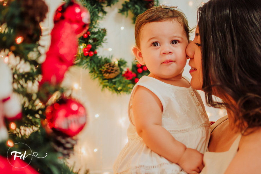 sessao de natal; ensaio de natal; sessão de natal campo grande ; mini sessao; fotos de natal; mini sessao natalina ; campo grande; fotografa em campo grande; sessao no estudio de natal ; franciele duailibi photography; cenario de natal; foto de bebe; 