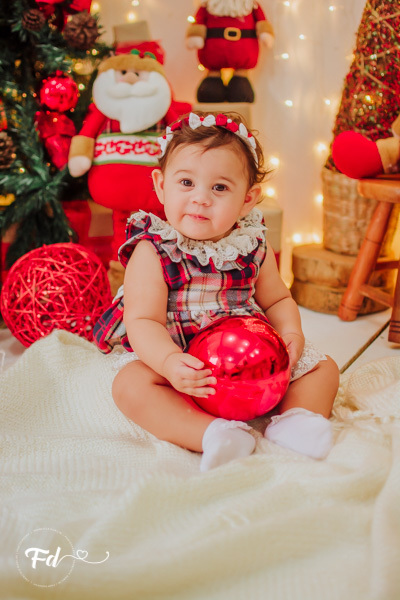 sessao de natal; ensaio de natal; sessão de natal campo grande ; mini sessao; fotos de natal; mini sessao natalina ; campo grande; fotografa em campo grande; sessao no estudio de natal ; franciele duailibi photography; cenario de natal; foto de bebe; 