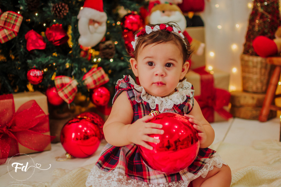 sessao de natal; ensaio de natal; sessão de natal campo grande ; mini sessao; fotos de natal; mini sessao natalina ; campo grande; fotografa em campo grande; sessao no estudio de natal ; franciele duailibi photography; cenario de natal; foto de bebe; 