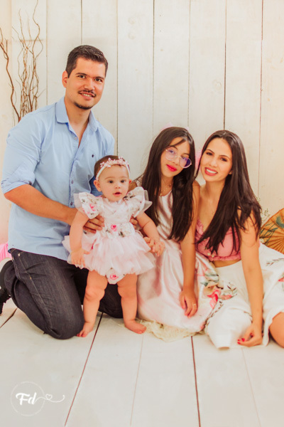 franciele duailibi photography; fotografa campo grande;  fotografia de familia ; ensaio de bebe ; smash the cake; smash the cake campo grande; ensaio de bebe campo grande; ensaio 1 ano campo grande ; fotografo de criança; ensaio estudio; ensaio flores