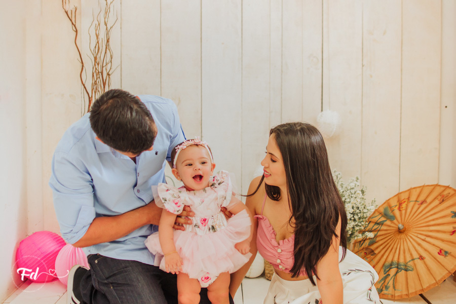 franciele duailibi photography; fotografa campo grande;  fotografia de familia ; ensaio de bebe ; smash the cake; smash the cake campo grande; ensaio de bebe campo grande; ensaio 1 ano campo grande ; fotografo de criança; ensaio estudio; ensaio flores