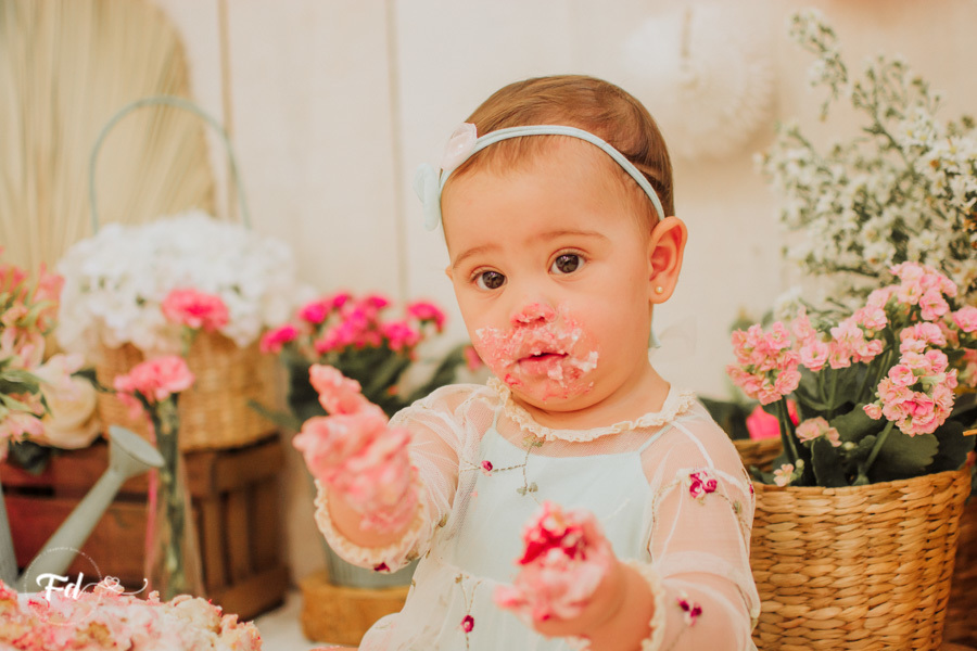 franciele duailibi photography; fotografa campo grande;  fotografia de familia ; ensaio de bebe ; smash the cake; smash the cake campo grande; ensaio de bebe campo grande; ensaio 1 ano campo grande ; fotografo de criança; ensaio estudio; ensaio flores