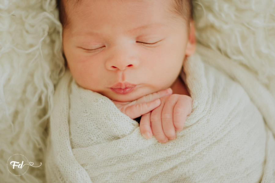  sessao newborn; newborn; campo grande; baby boy; fotos fran duailibi; mae de menina; pai de menina; newborn girl; mudo rosa; ensaio newborn; fotos de recem nascido campo grande; fotografo em campo grande; fotos de bebe; bebe arco iris; picadinhas de amor