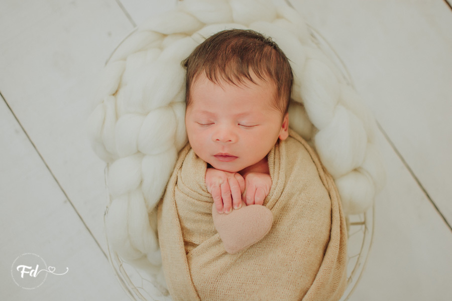  sessao newborn; newborn; campo grande; baby boy; fotos fran duailibi; mae de menina; pai de menina; newborn girl; mudo rosa; ensaio newborn; fotos de recem nascido campo grande; fotografo em campo grande; fotos de bebe; bebe arco iris; picadinhas de amor