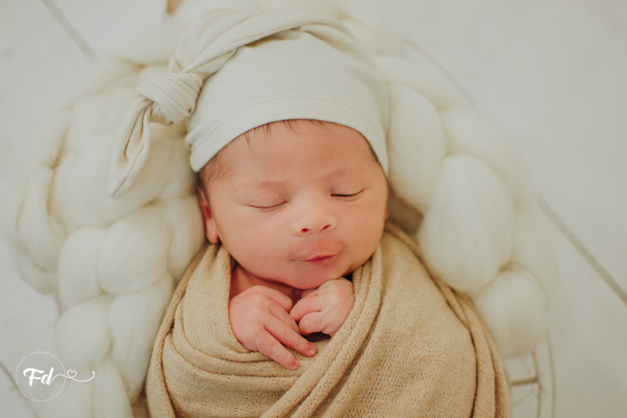  sessao newborn; newborn; campo grande; baby boy; fotos fran duailibi; mae de menina; pai de menina; newborn girl; mudo rosa; ensaio newborn; fotos de recem nascido campo grande; fotografo em campo grande; fotos de bebe; bebe arco iris; picadinhas de amor