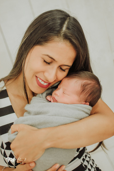  sessao newborn; newborn; campo grande; baby boy; fotos fran duailibi; mae de menina; pai de menina; newborn girl; mudo rosa; ensaio newborn; fotos de recem nascido campo grande; fotografo em campo grande; fotos de bebe; bebe arco iris; picadinhas de amor