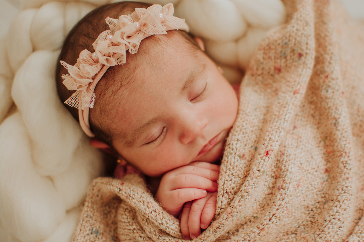  sessao newborn; newborn; campo grande; baby girl; fotos fran duailibi; mae de menina; pai de menina; newborn girl; mudo rosa; ensaio newborn; fotos de recem nascido campo grande; fotografo em campo grande; fotos de bebe; bebe, fotos de bebe