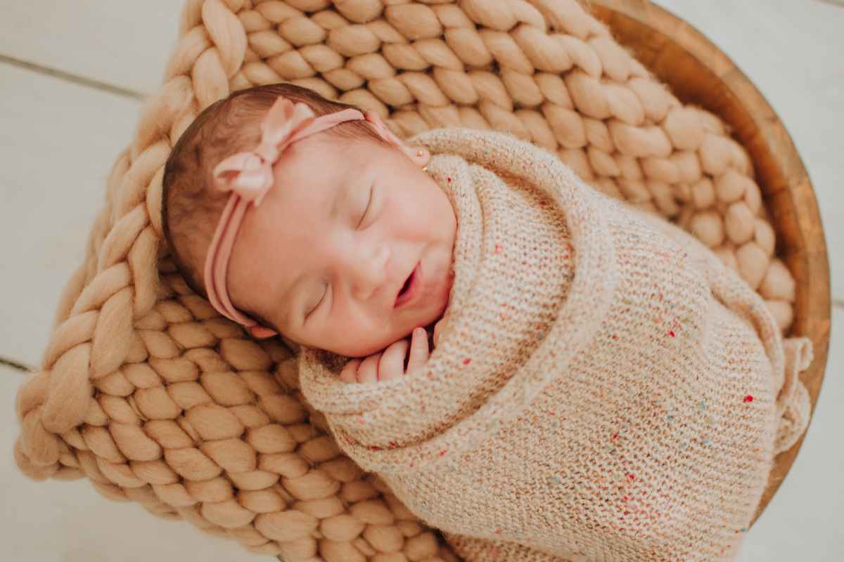  sessao newborn; newborn; campo grande; baby girl; fotos fran duailibi; mae de menina; pai de menina; newborn girl; mudo rosa; ensaio newborn; fotos de recem nascido campo grande; fotografo em campo grande; fotos de bebe; bebe, fotos de bebe