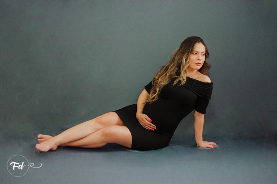 ensaio de gestante; fotos de gravida em estudio; estudio de fotos em campo grande; fotos fran duailibi; fotografa campo grande; fotografo de gestante; ensaio com chapeu; ensaio criativo gestante; fotos de gravida; maternidade; ensaio sozinha de gestante; 