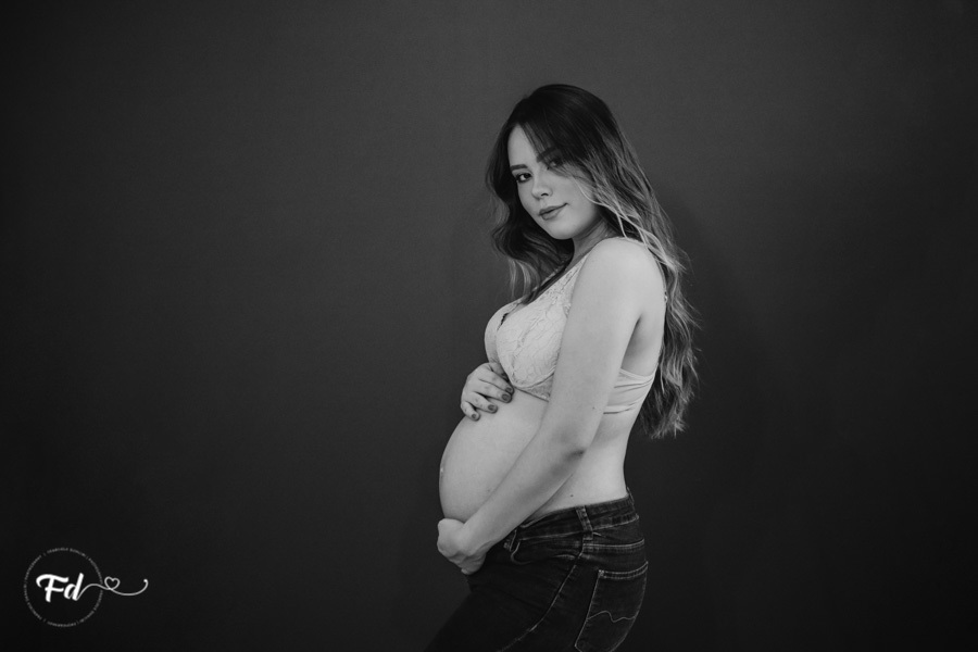 ensaio de gestante; fotos de gravida em estudio; estudio de fotos em campo grande; fotos fran duailibi; fotografa campo grande; fotografo de gestante; ensaio com chapeu; ensaio criativo gestante; fotos de gravida; maternidade; ensaio sozinha de gestante; 