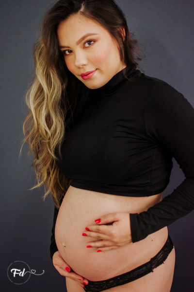 ensaio de gestante; fotos de gravida em estudio; estudio de fotos em campo grande; fotos fran duailibi; fotografa campo grande; fotografo de gestante; ensaio com chapeu; ensaio criativo gestante; fotos de gravida; maternidade; ensaio sozinha de gestante; 