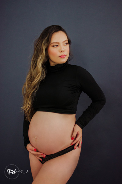 ensaio de gestante; fotos de gravida em estudio; estudio de fotos em campo grande; fotos fran duailibi; fotografa campo grande; fotografo de gestante; ensaio com chapeu; ensaio criativo gestante; fotos de gravida; maternidade; ensaio sozinha de gestante; 