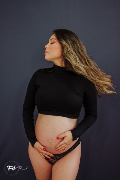 ensaio de gestante; fotos de gravida em estudio; estudio de fotos em campo grande; fotos fran duailibi; fotografa campo grande; fotografo de gestante; ensaio com chapeu; ensaio criativo gestante; fotos de gravida; maternidade; ensaio sozinha de gestante; 