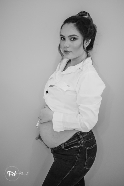 ensaio de gestante; fotos de gravida em estudio; estudio de fotos em campo grande; fotos fran duailibi; fotografa campo grande; fotografo de gestante; ensaio com chapeu; ensaio criativo gestante; fotos de gravida; maternidade; ensaio sozinha de gestante; 