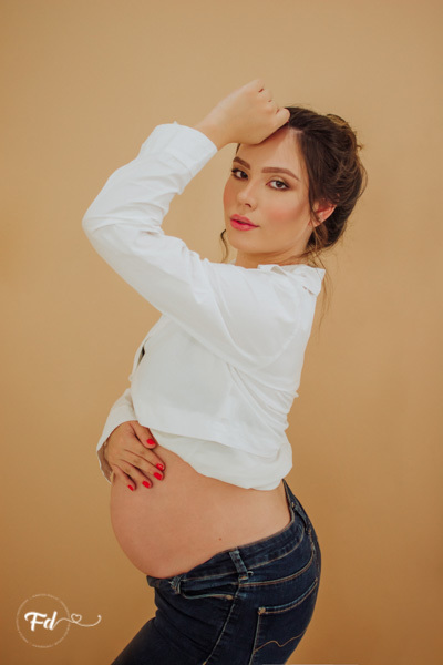 ensaio de gestante; fotos de gravida em estudio; estudio de fotos em campo grande; fotos fran duailibi; fotografa campo grande; fotografo de gestante; ensaio com chapeu; ensaio criativo gestante; fotos de gravida; maternidade; ensaio sozinha de gestante; 