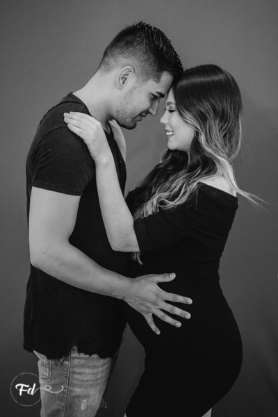 ensaio de gestante; fotos de gravida em estudio; estudio de fotos em campo grande; fotos fran duailibi; fotografa campo grande; fotografo de gestante; ensaio com chapeu; ensaio criativo gestante; fotos de gravida; maternidade; ensaio sozinha de gestante; 